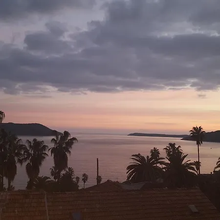 Majestic Sea View 1 Bedr